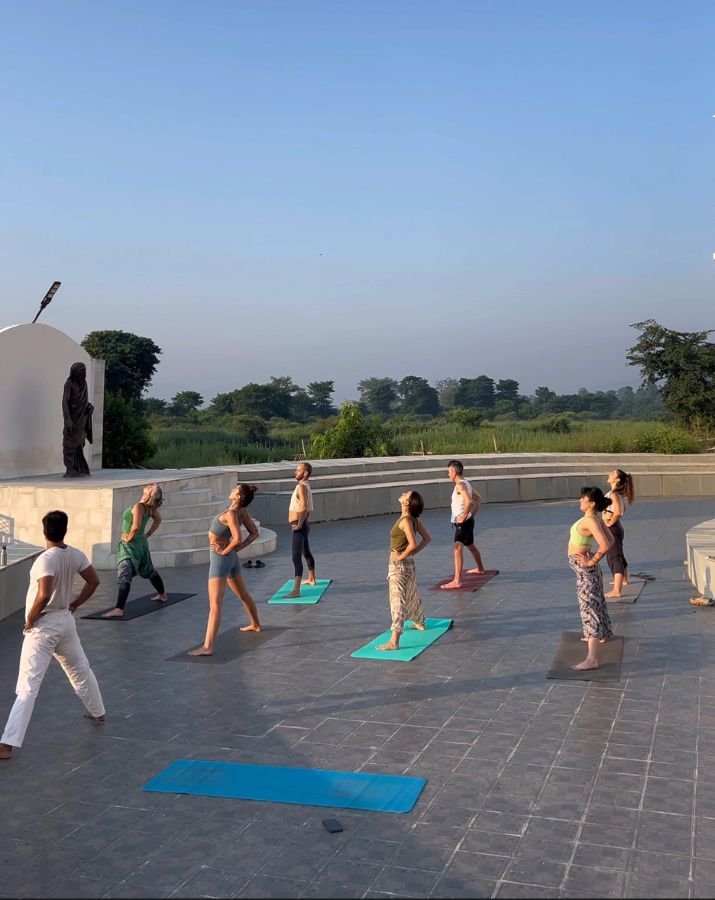 yoga practice rishikesh