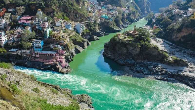 Devprayag Sangam confluence of rivers during yoga trek retreat
