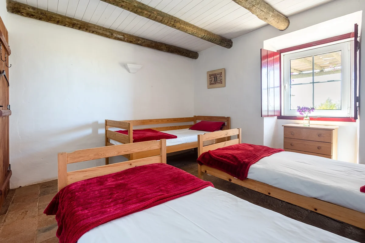 budget-shared-rooms-accommodation-in-portugal