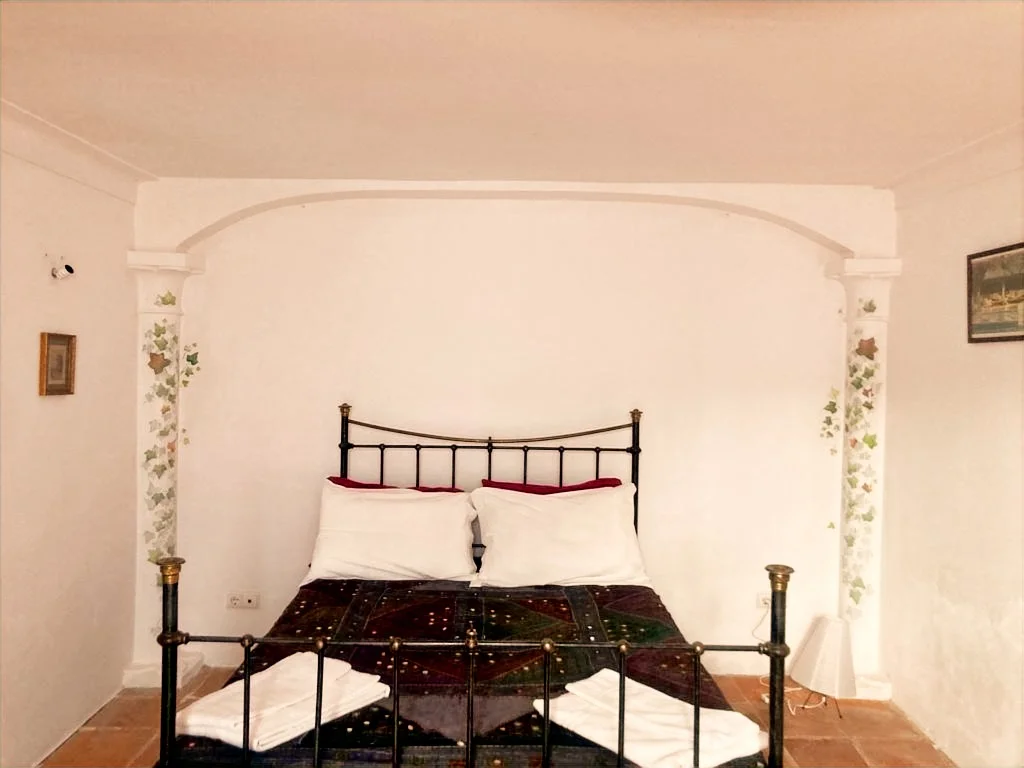 budget-single-room-accommodation-in-portugal