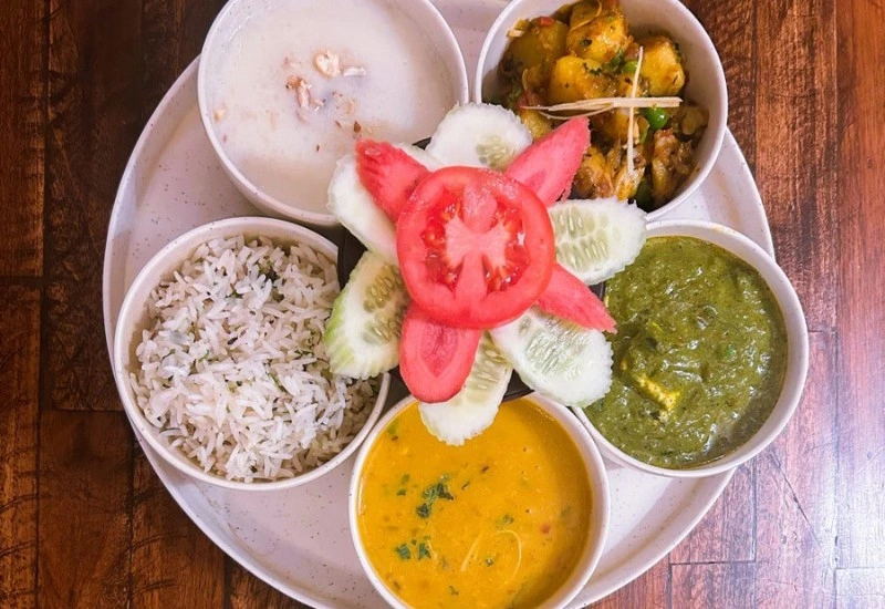 Nutritious sattvic thali for Yoga TTC students at Atharv Yogshala