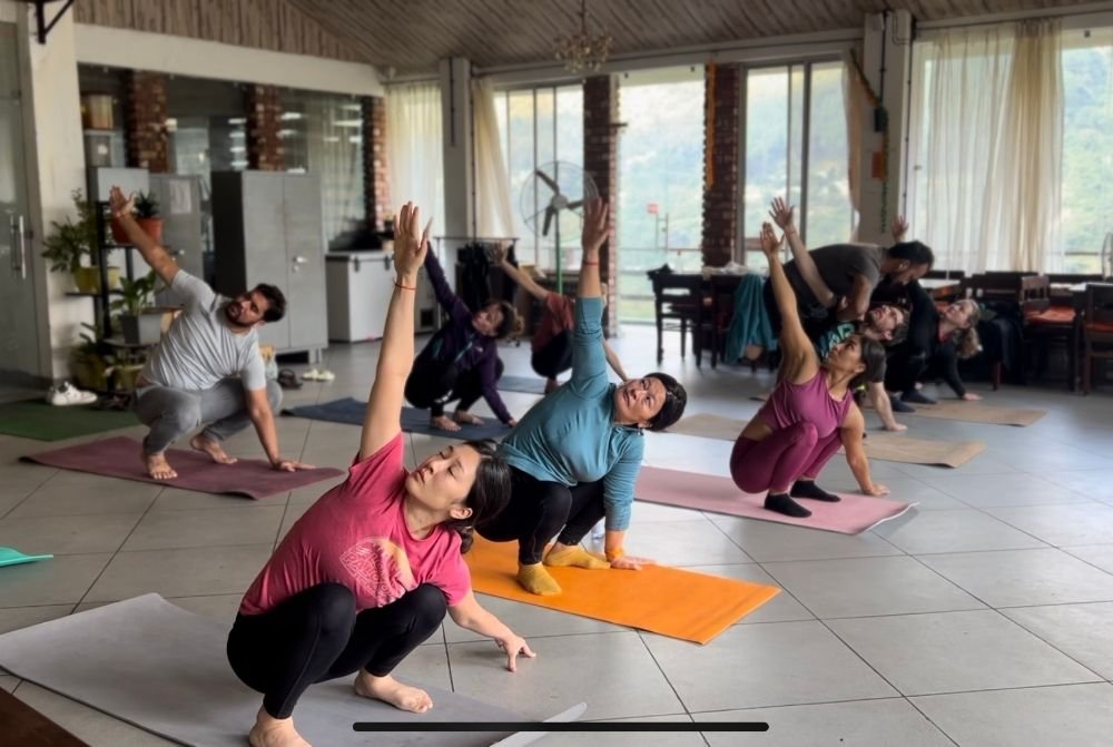 yoga-retreat-in-himalaya-india